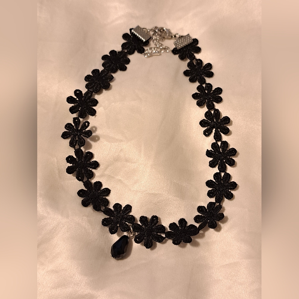 Lace Choker 6/13 - Picture 2 of 4